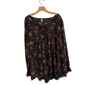 NWT Rosegal Black Floral Blouse with Red Flowers and White Stars - 1X / 16